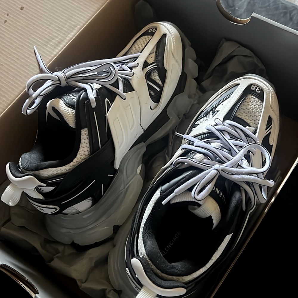 Balenciaga track